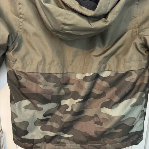 Carter's Kids Camo Jacket - Green and Brown. Adorable! Lined. Like New.Sz 6 - Picture 5 of 11